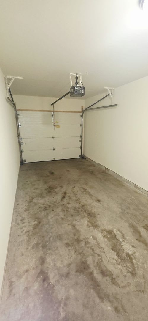 Spacious 2BR North End Townhouse w/ Garage & In-Unit Laundry – photo 5