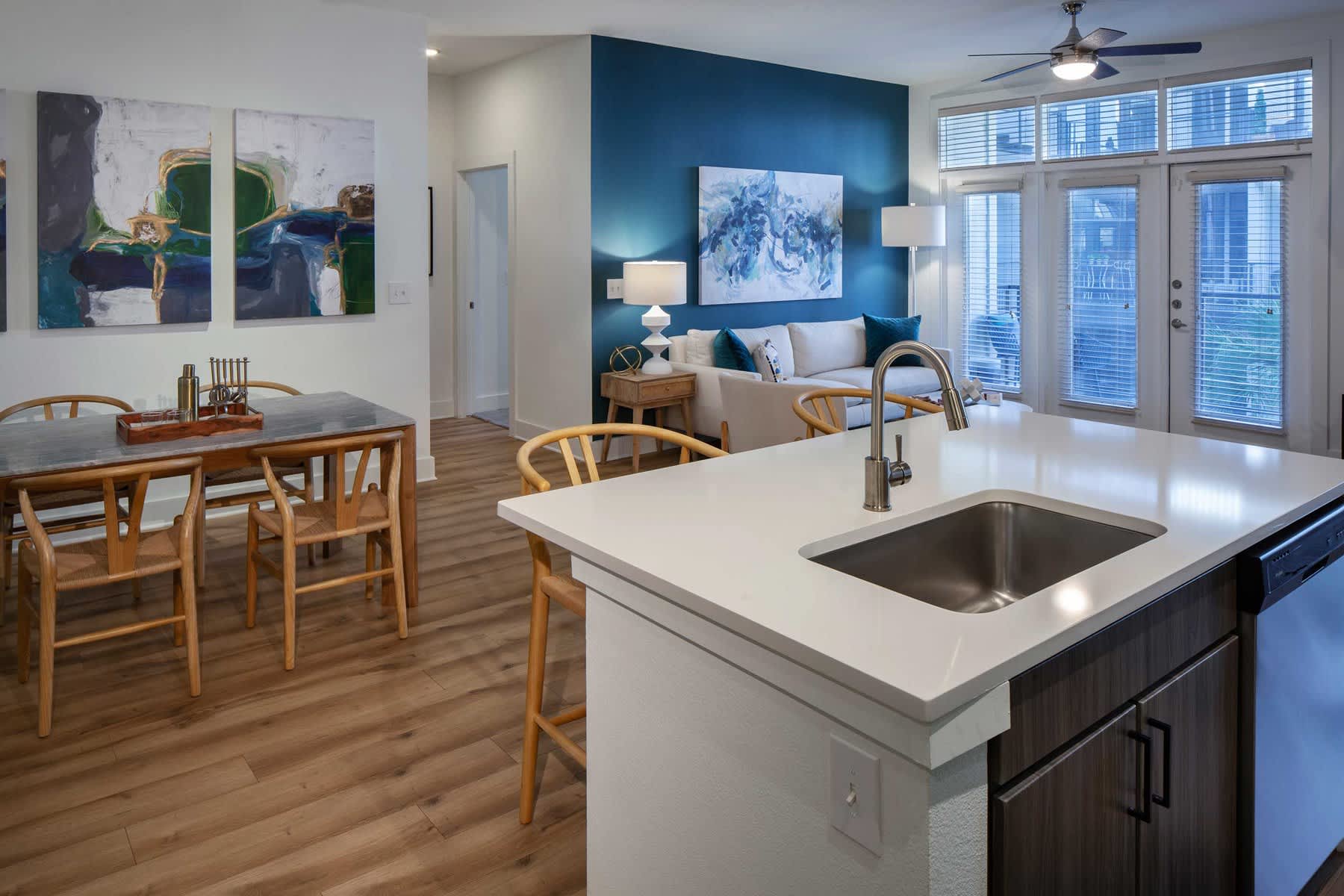 2125 Yale Apartments – photo 2