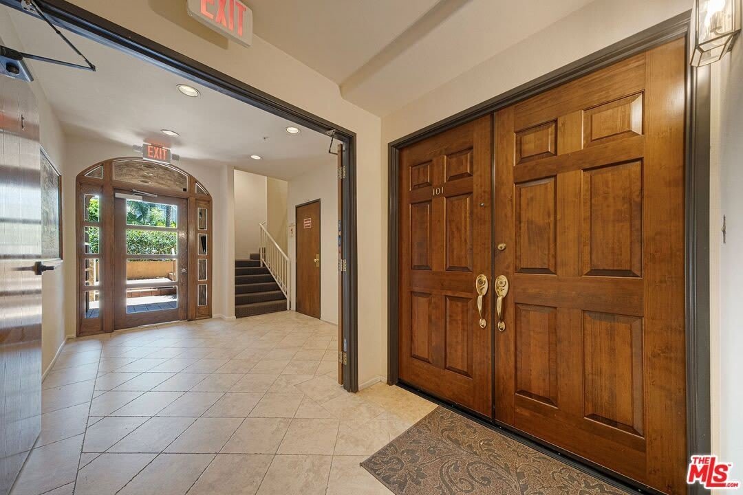 235 S Gale Dr – photo 2