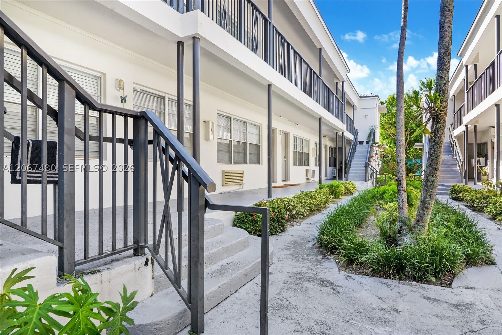 974 Biarritz Dr – photo 5