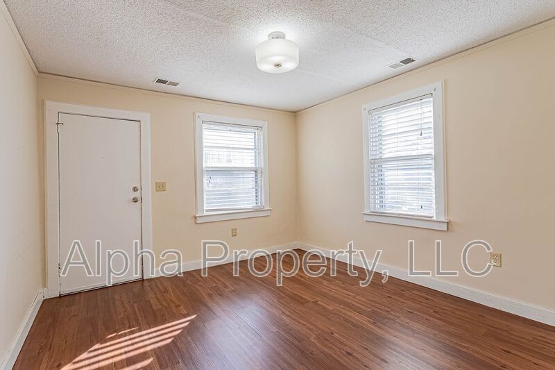 1315 E Washington St – photo 3