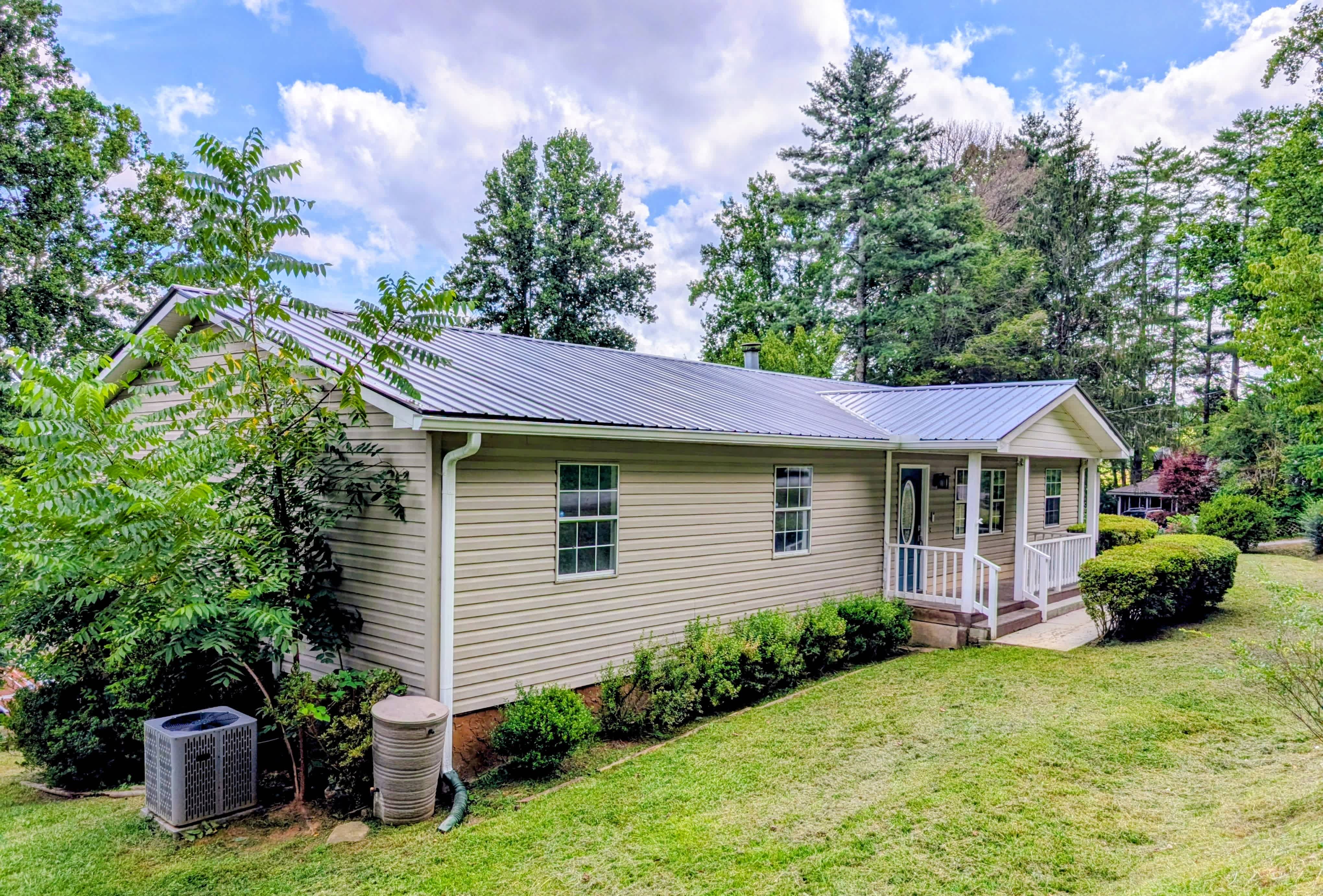 130 Hillside Dr – photo 2