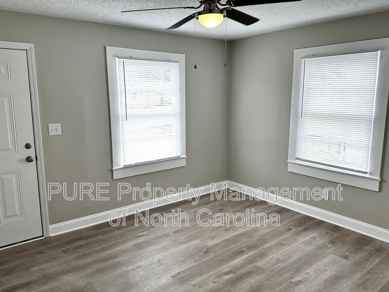 208 S Lexington Dr – photo 2