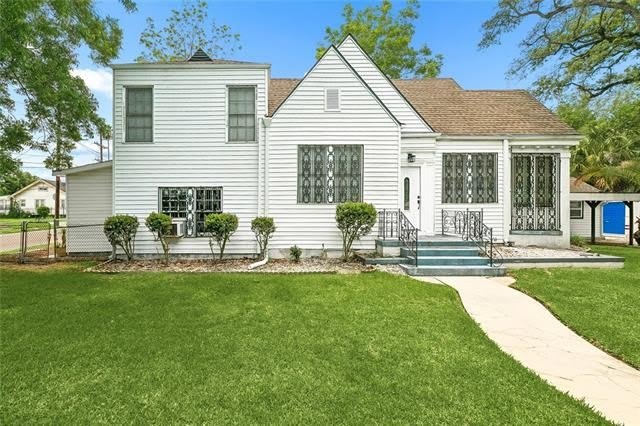 2410 GENTILLY Boulevard – photo 1