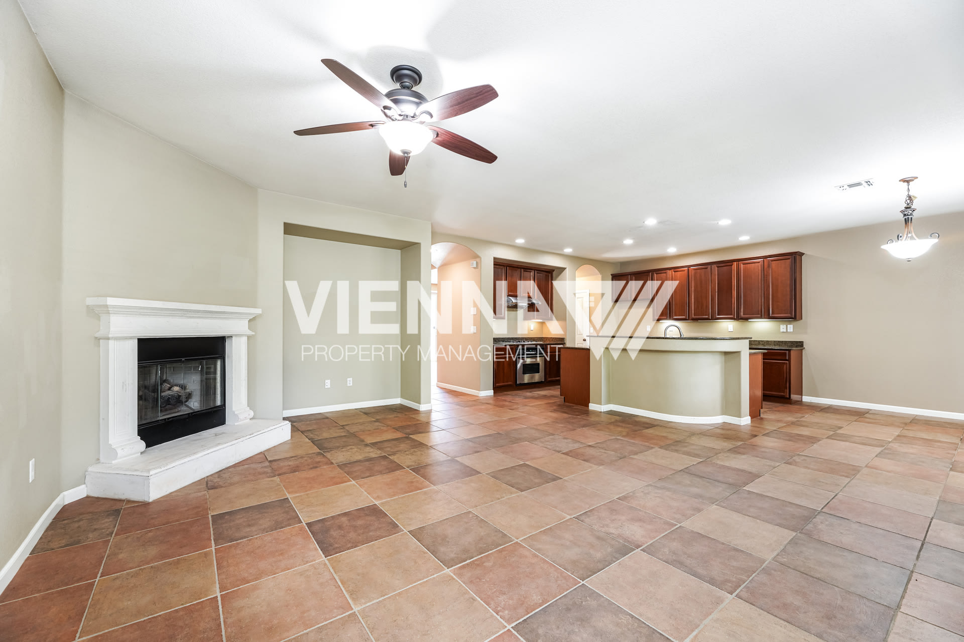 1014 Waterford Dr – photo 3