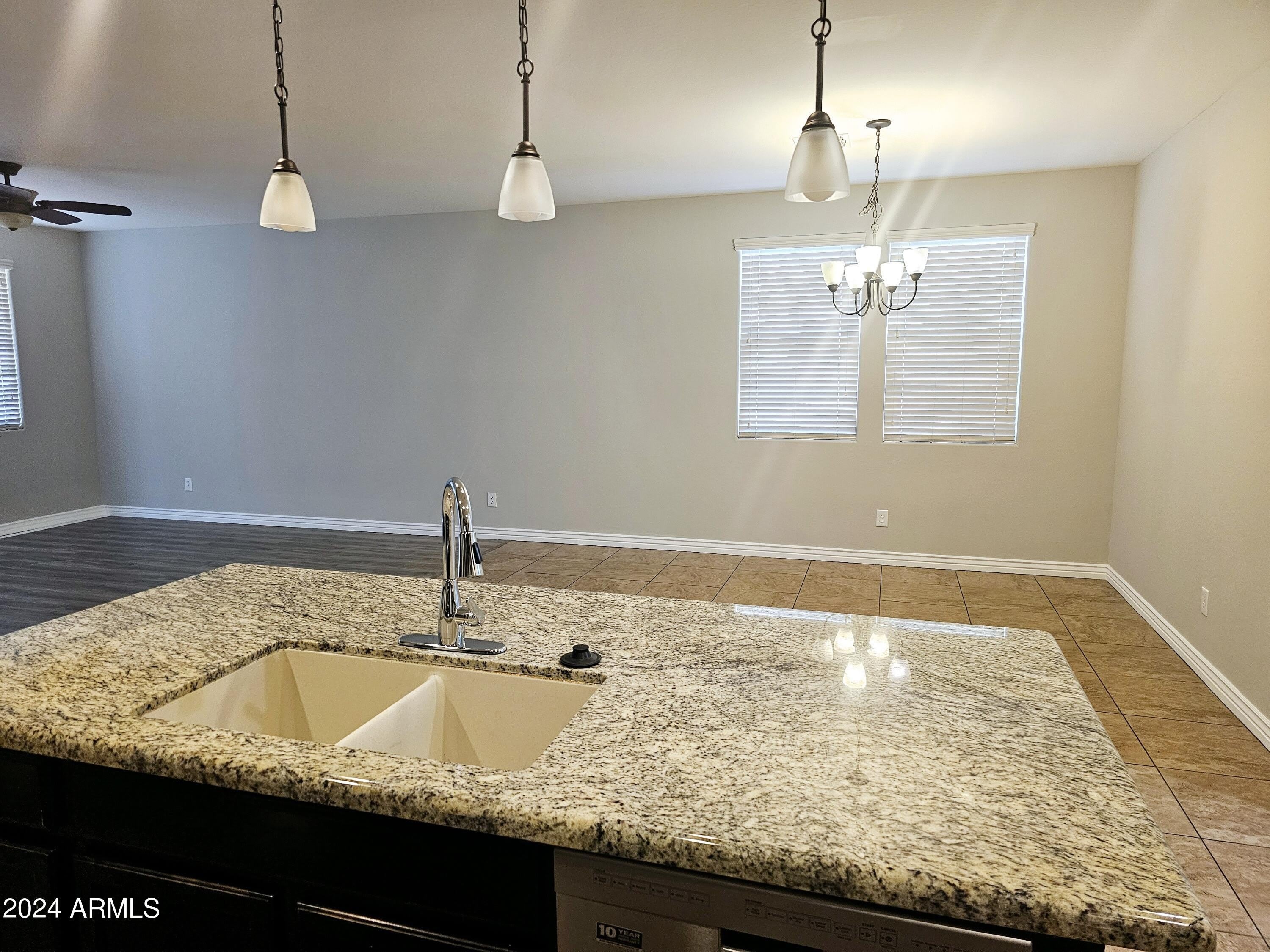 27284 N SKIPPING ROCK Road – photo 2