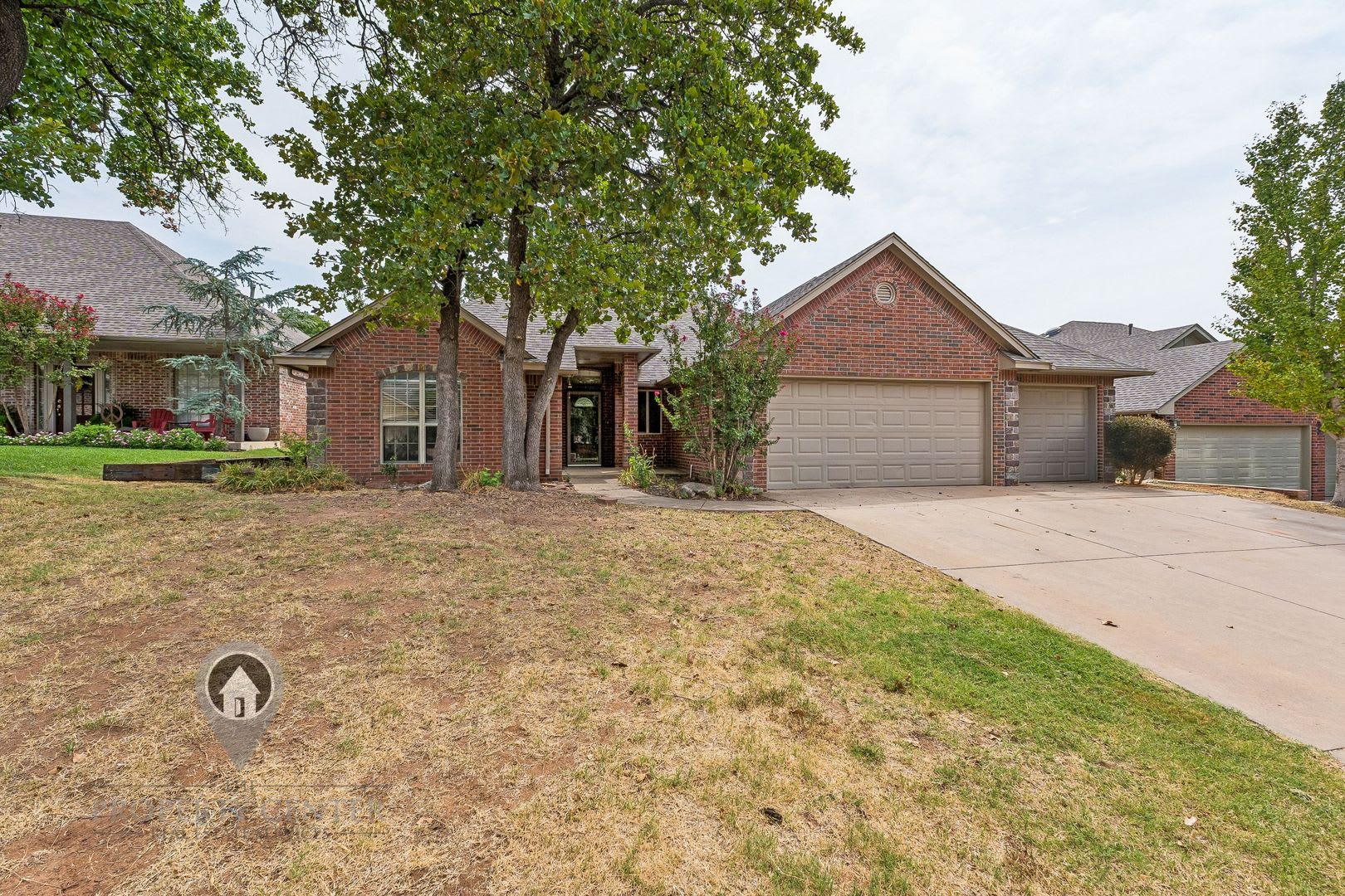 Room To Live Relax Entertain 4 Bedroom Edmond Home – photo 3