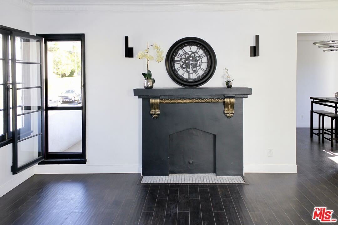 8216 Willoughby Avenue – photo 2