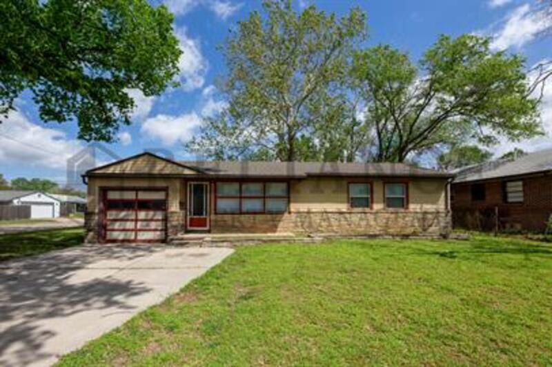 1602 Luther East – photo 1