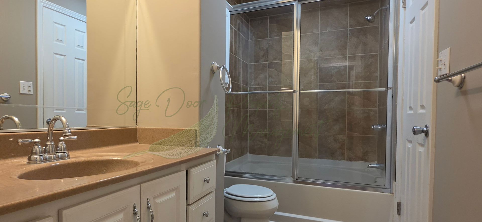 Spacious 3-Bedroom Home with Finished Lower Level, Fenced Yard & 2-Car Garage! – photo 4