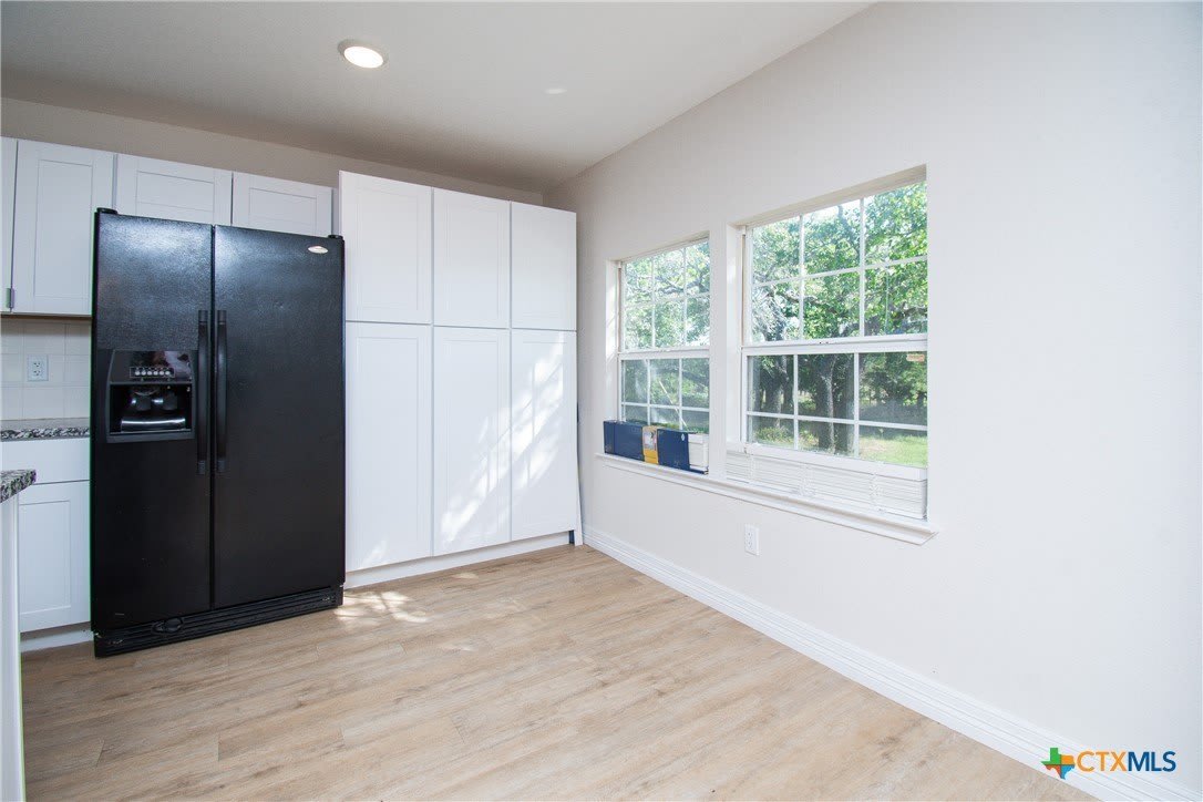 199 Apache Springs Road – photo 5