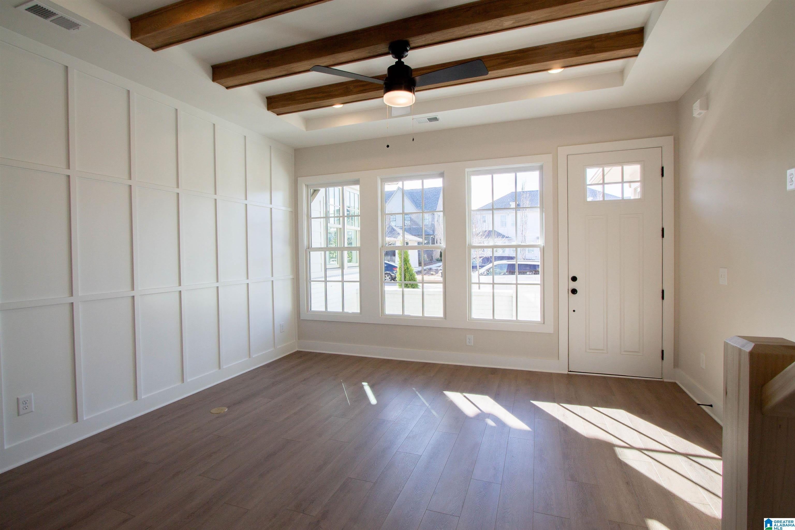 1190 WINDSOR SQUARE – photo 3