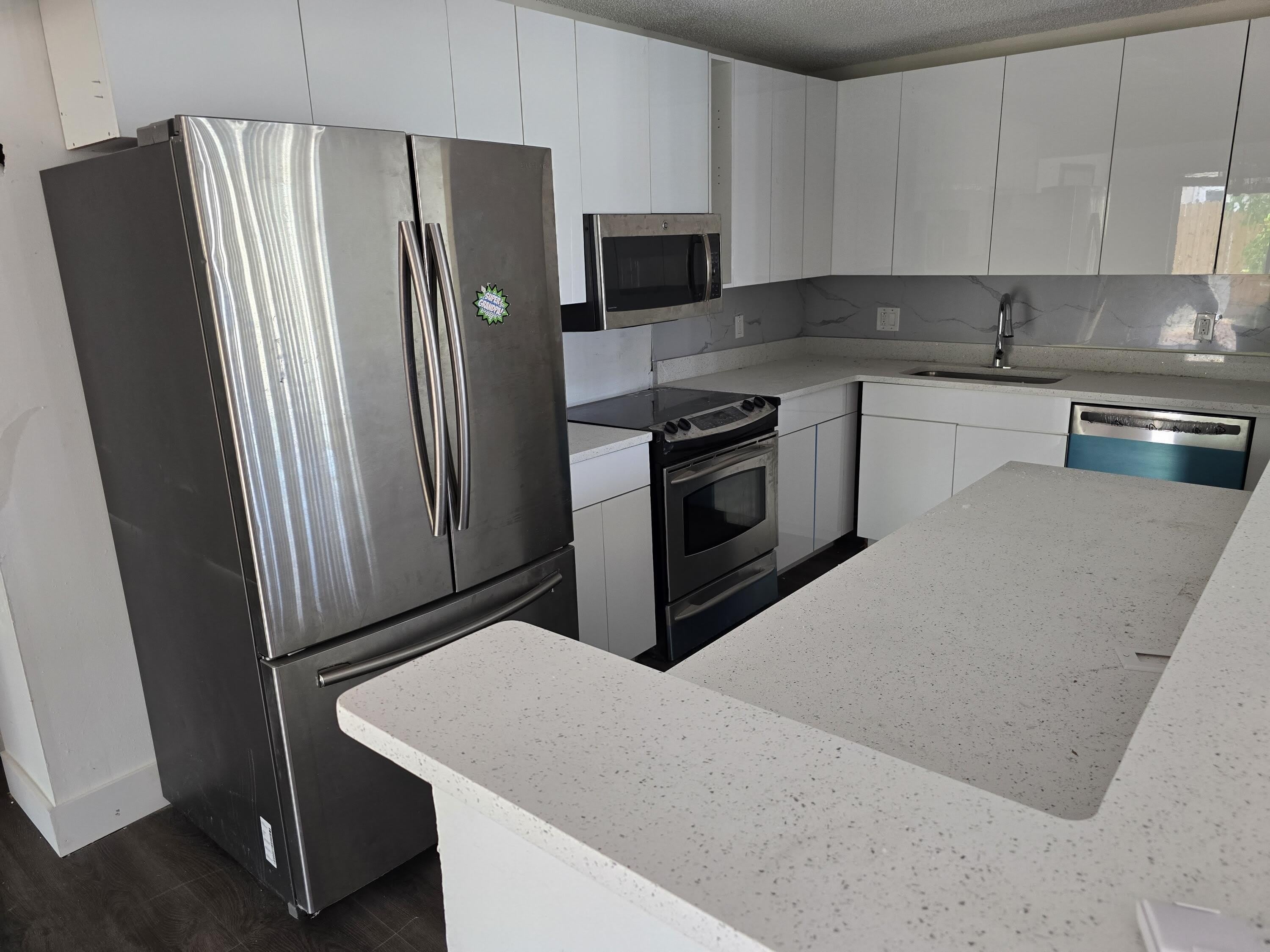 435 SW 61st Terrace – photo 3