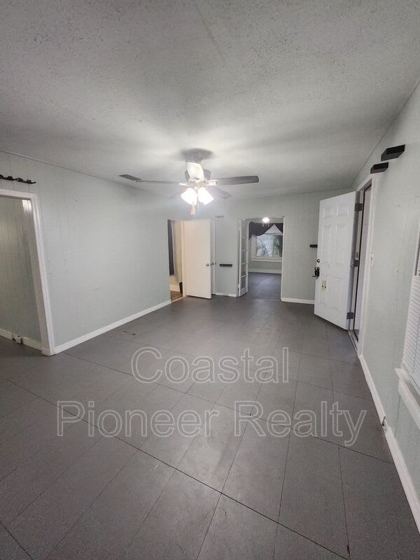 701 Newton Ave S – photo 5