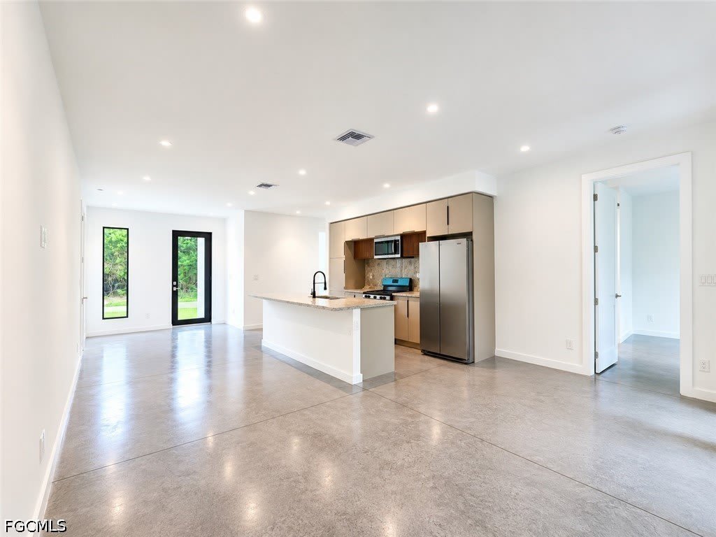 2402 George Avenue S – photo 4