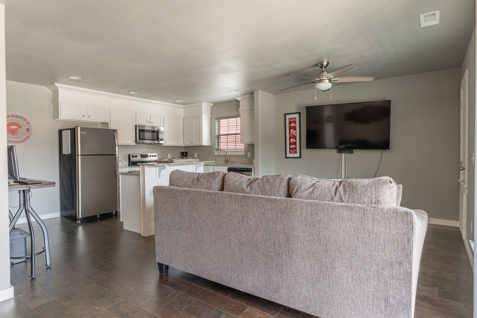 Fully Furnished Condo 3 Bedroom 2 5 Bath Minutes From The U Of A – photo 3