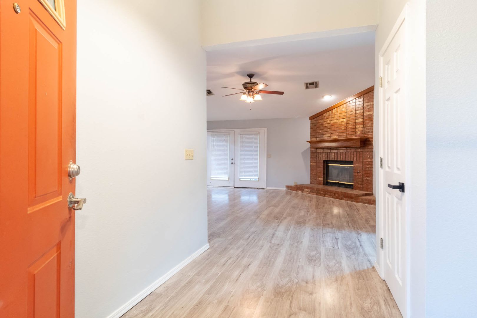 Spacious 3BD/2BTH In Yukon – photo 3