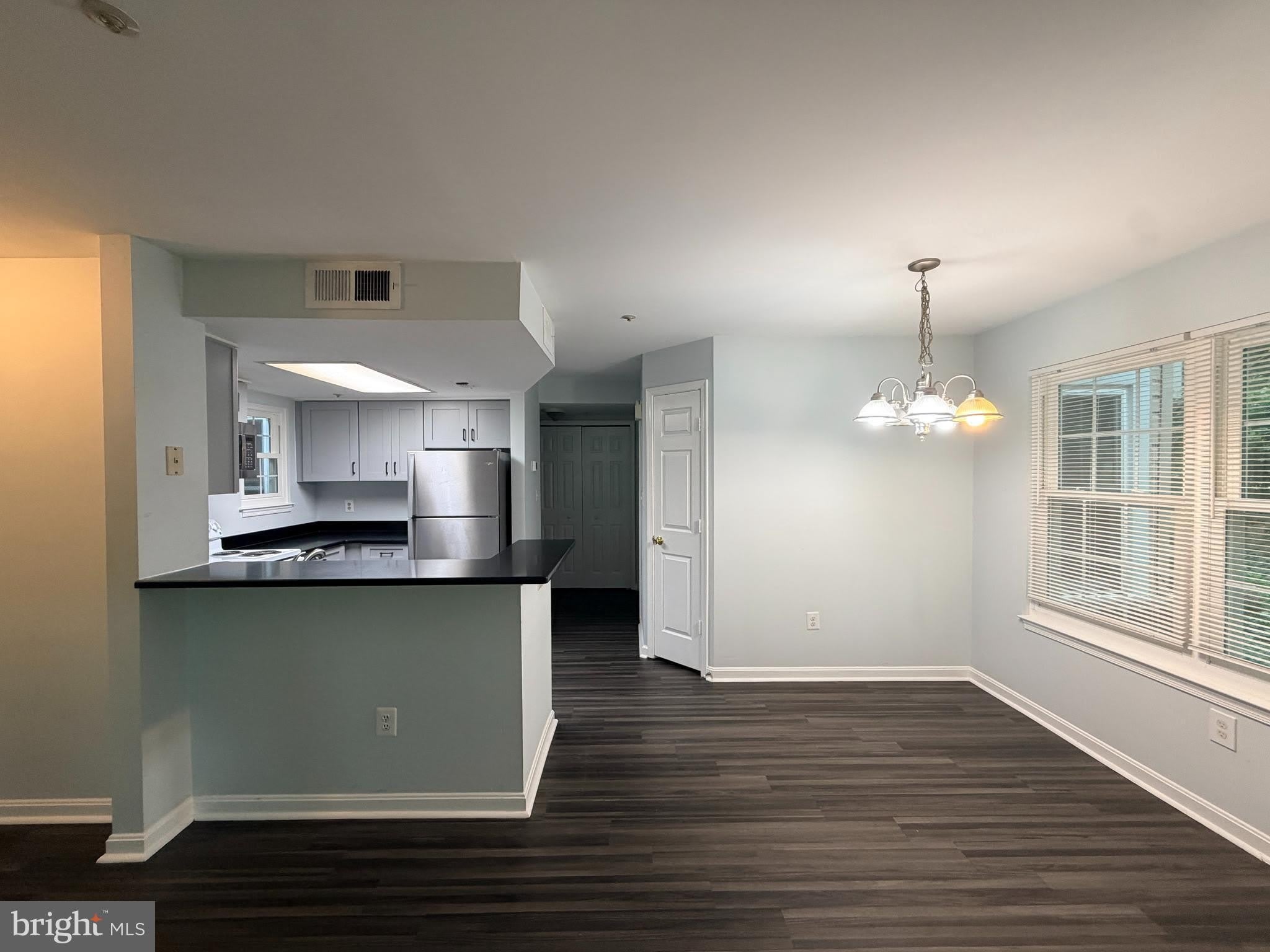 931 Hillside Lake Terrace – photo 4