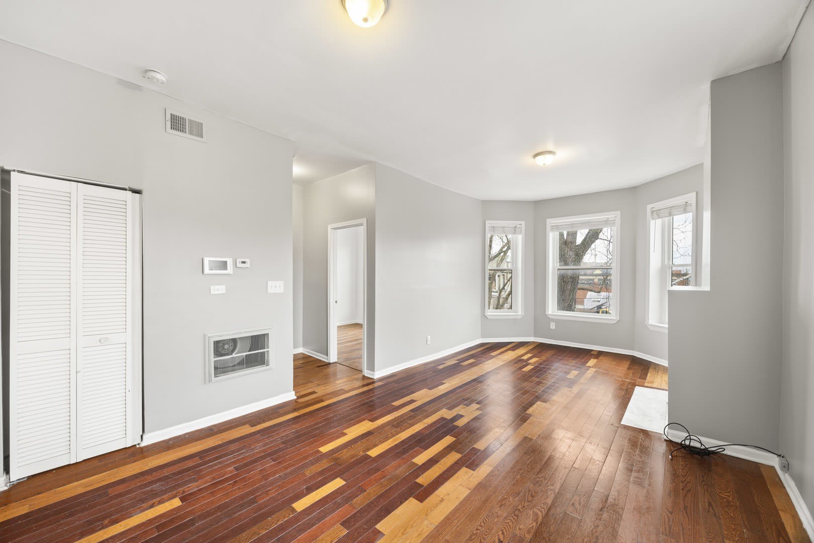 6649 S Rhodes Avenue – photo 4