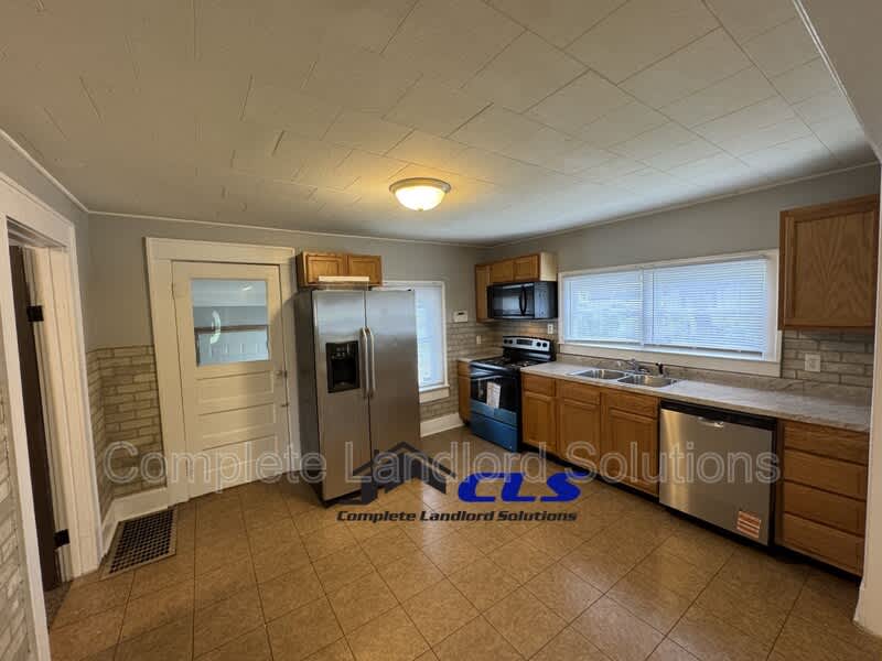 3115 North 13th 1/2 Street – photo 3