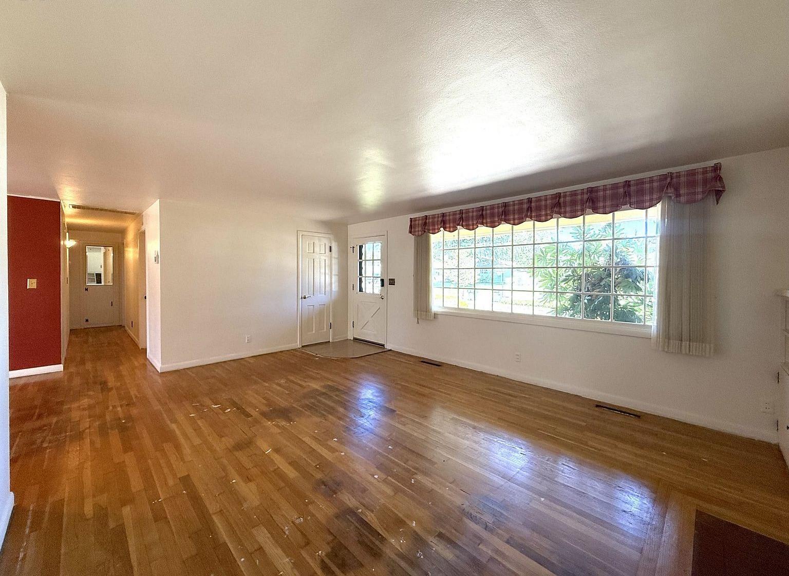 2172 ROLAND WAY – photo 3