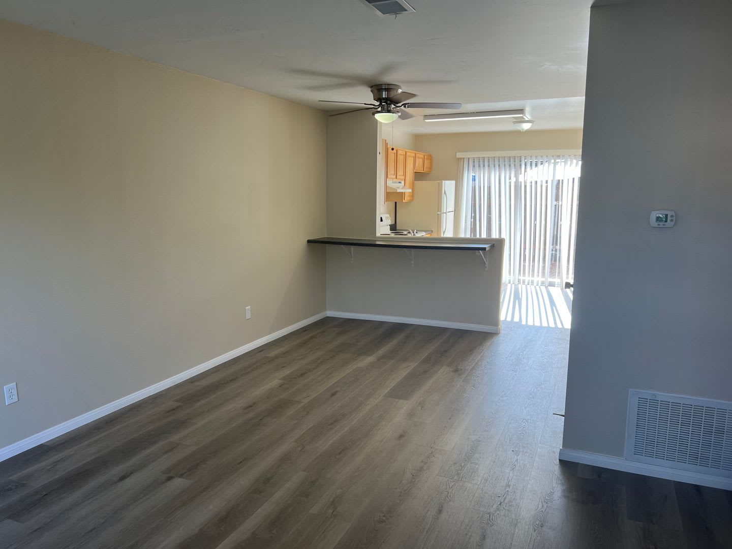 Updated 2BR/1BA 2 Story Townhome in Park Like setting in Santee – photo 2