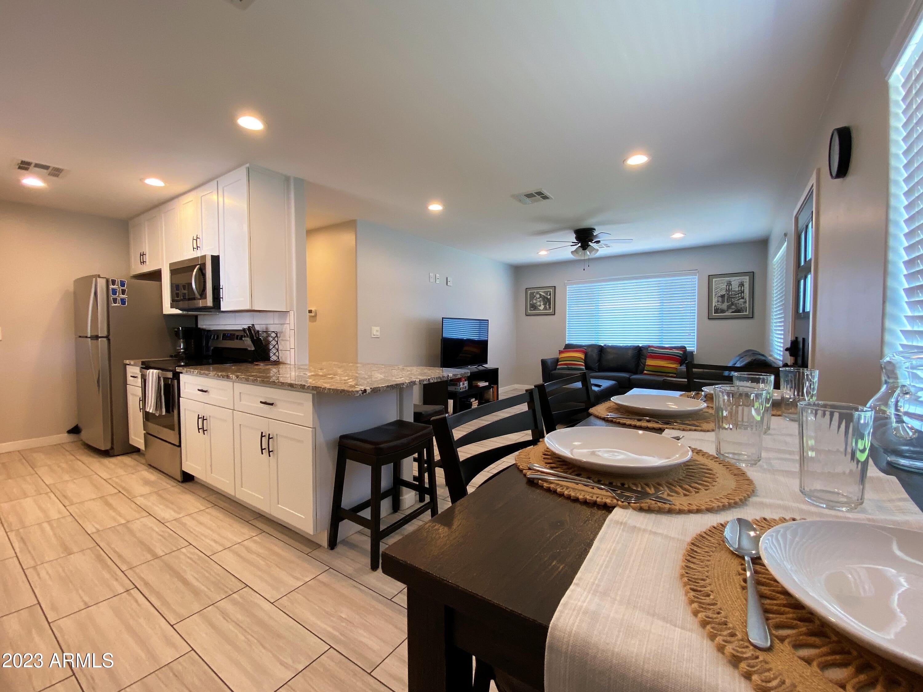 33 N Hobson – photo 1