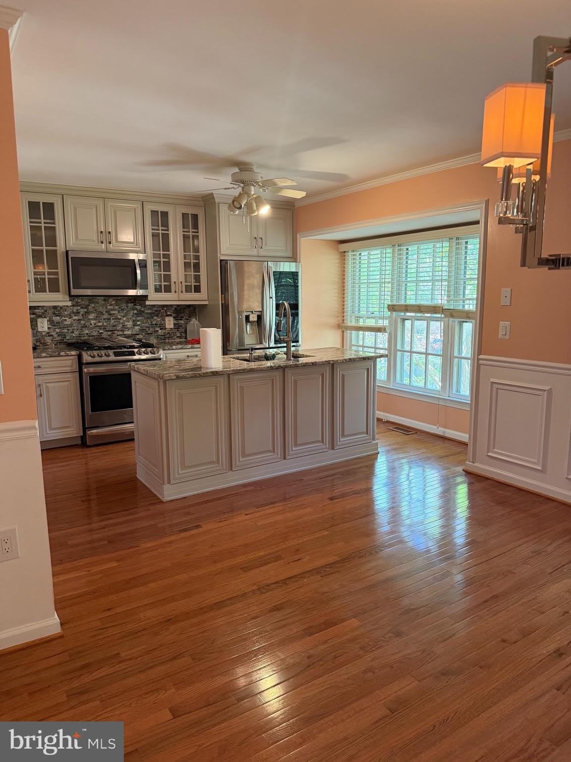 5149 WOODMIRE Lane – photo 2