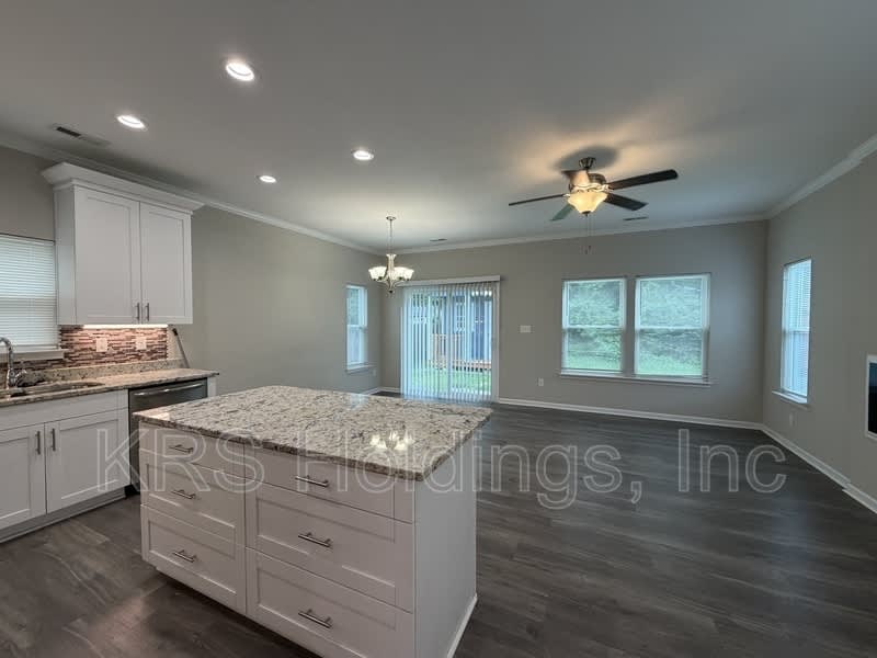 125 Charlotte – photo 2