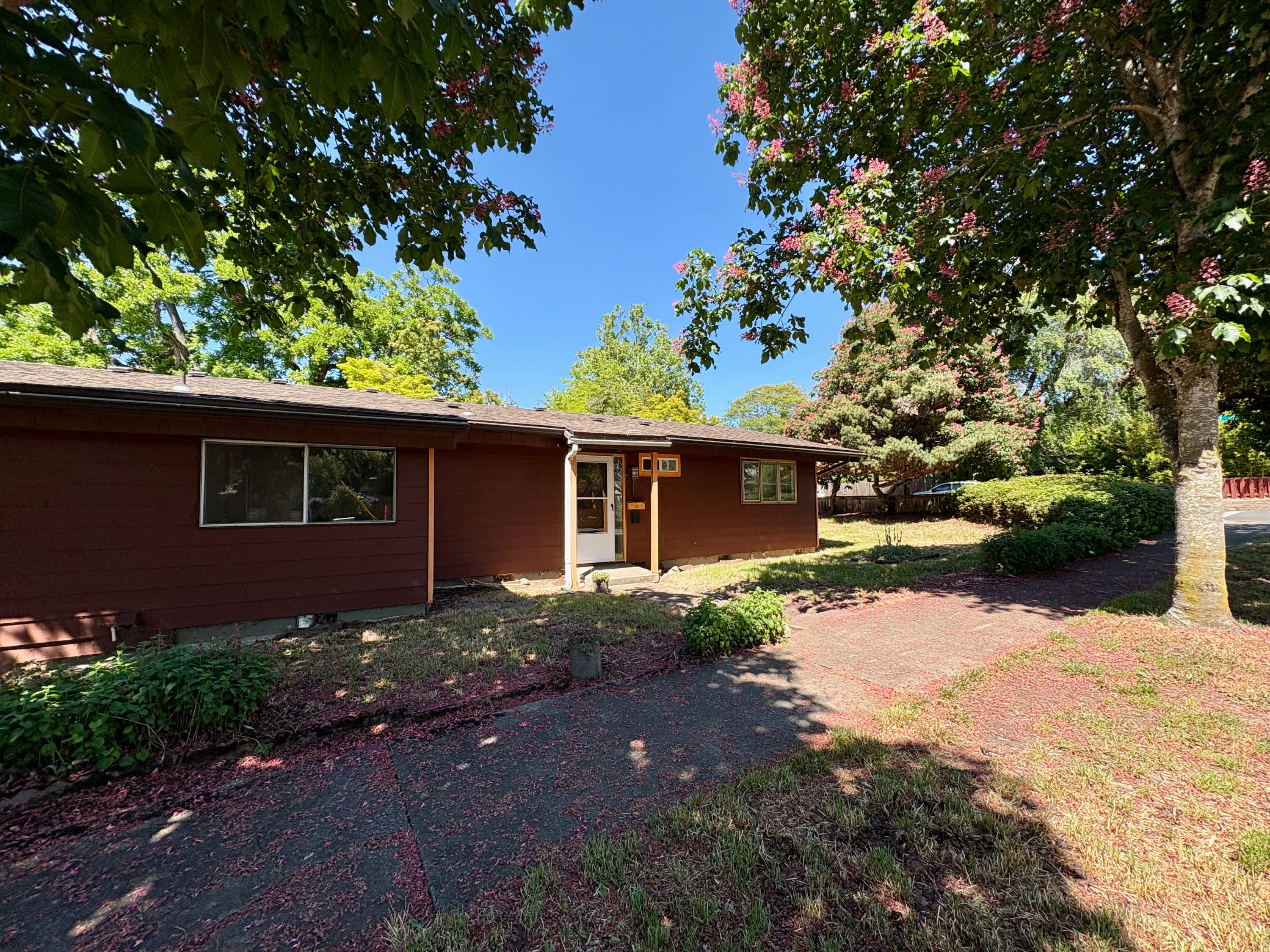 855 West 24th Avenue – photo 1