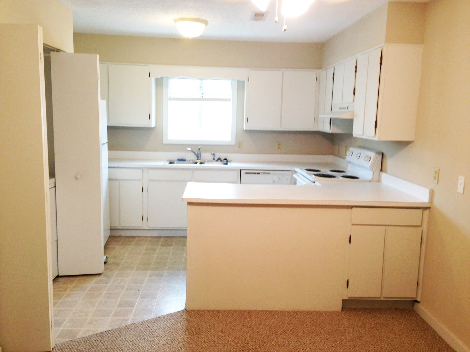 4528 Kimberly Way – photo 3