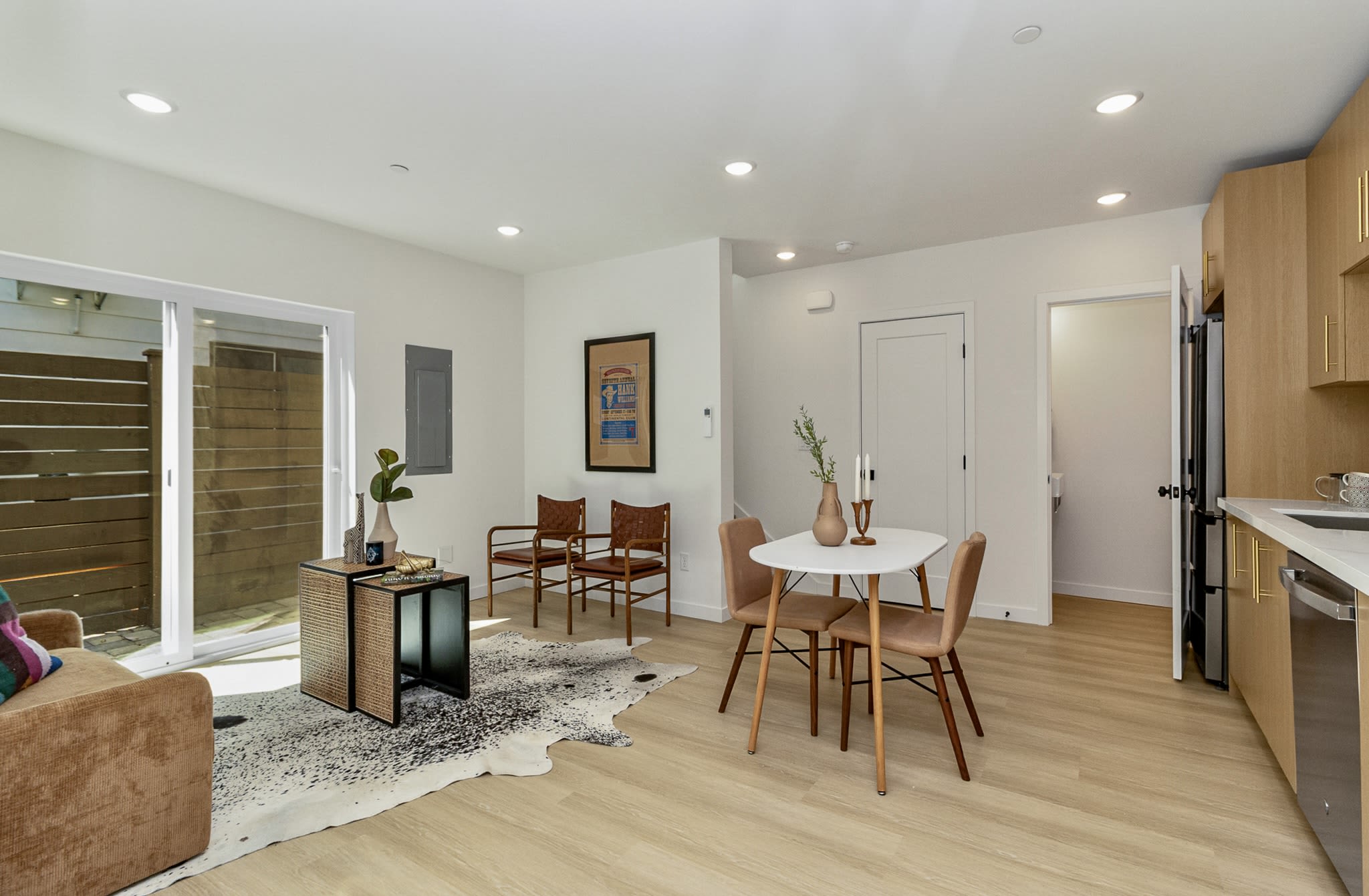 832 South Sullivan Street – photo 5