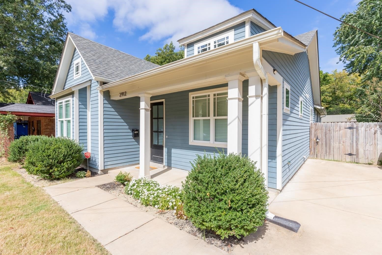 2912 FELIX St – photo 2