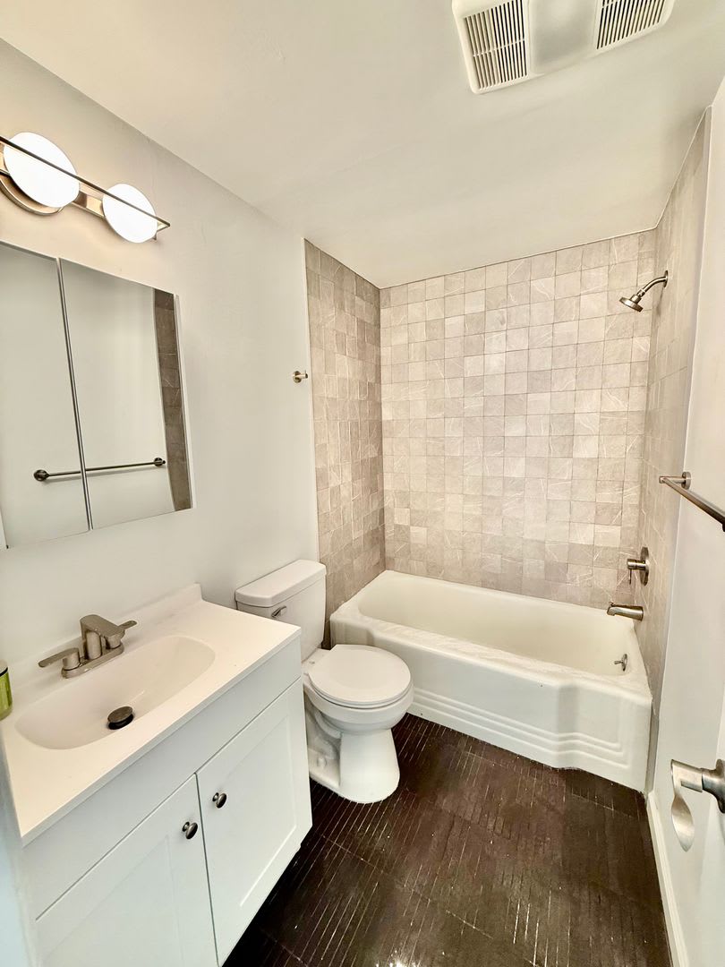 Completely Updated Ranier Beach Duplex Unit For Rent – photo 1
