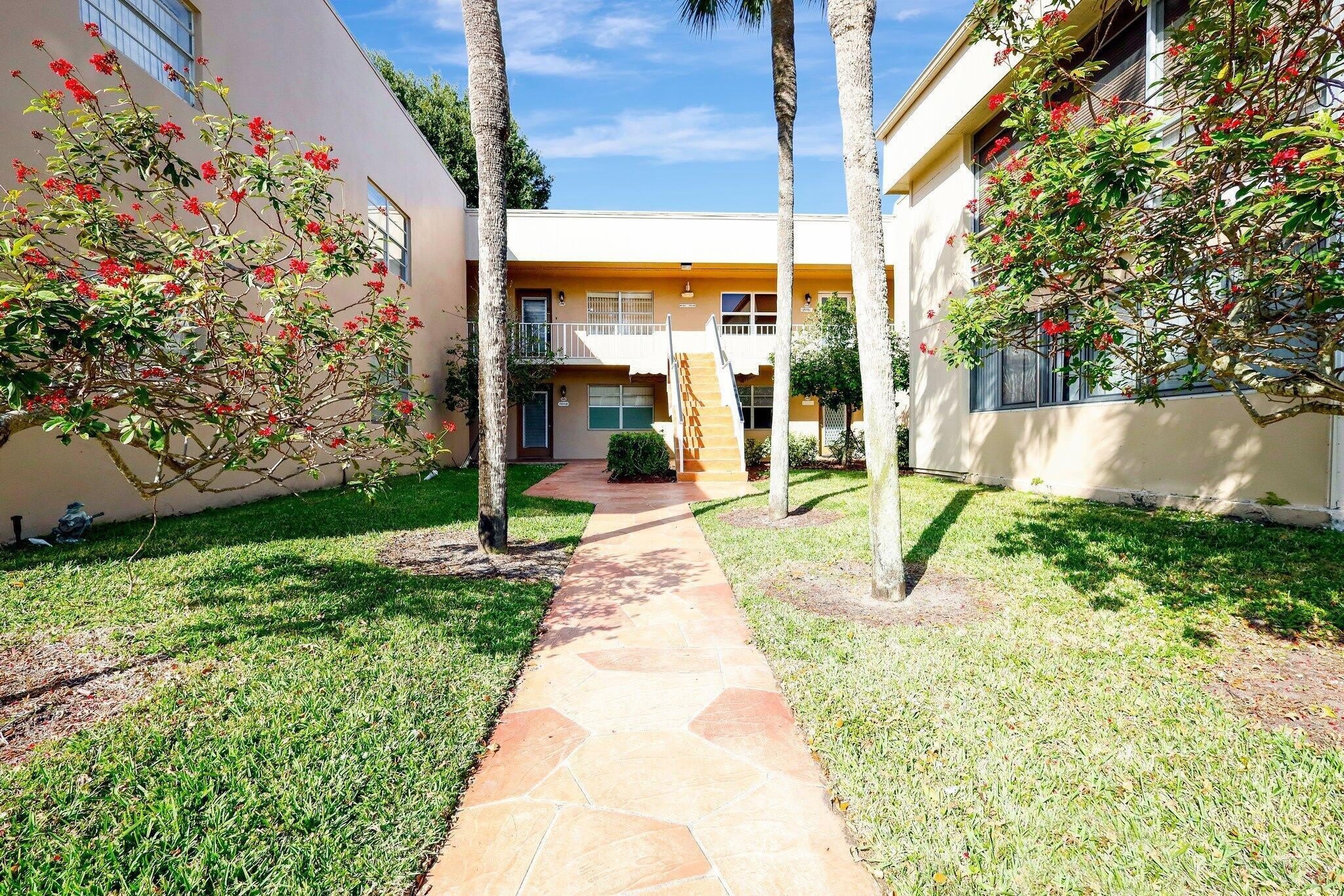 825 E Normandy – photo 1