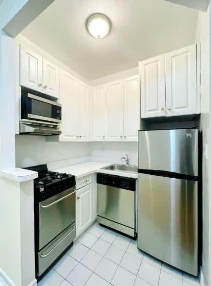 121 E 89th St – photo 2
