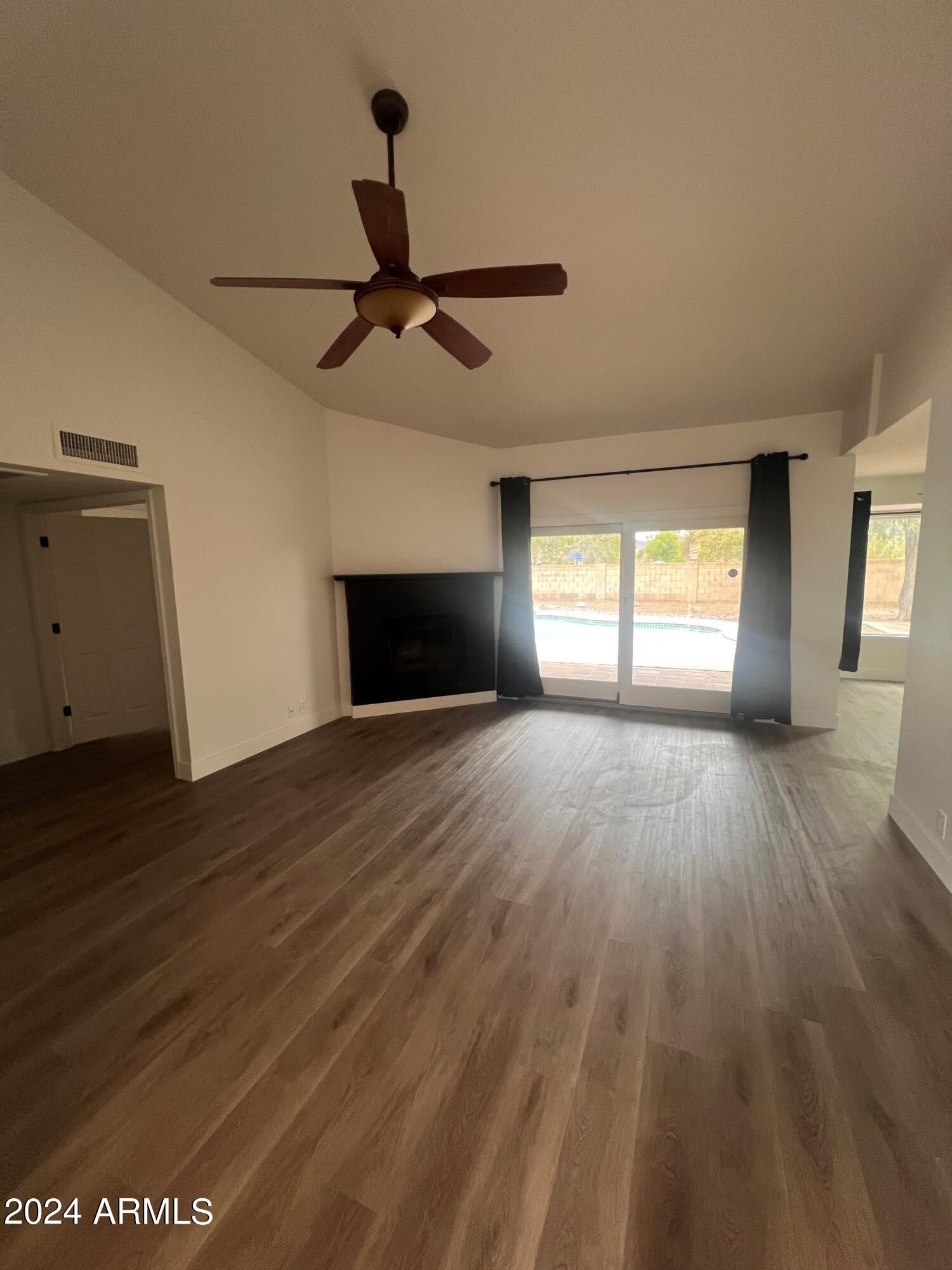 6530 S Farmer Avenue – photo 5