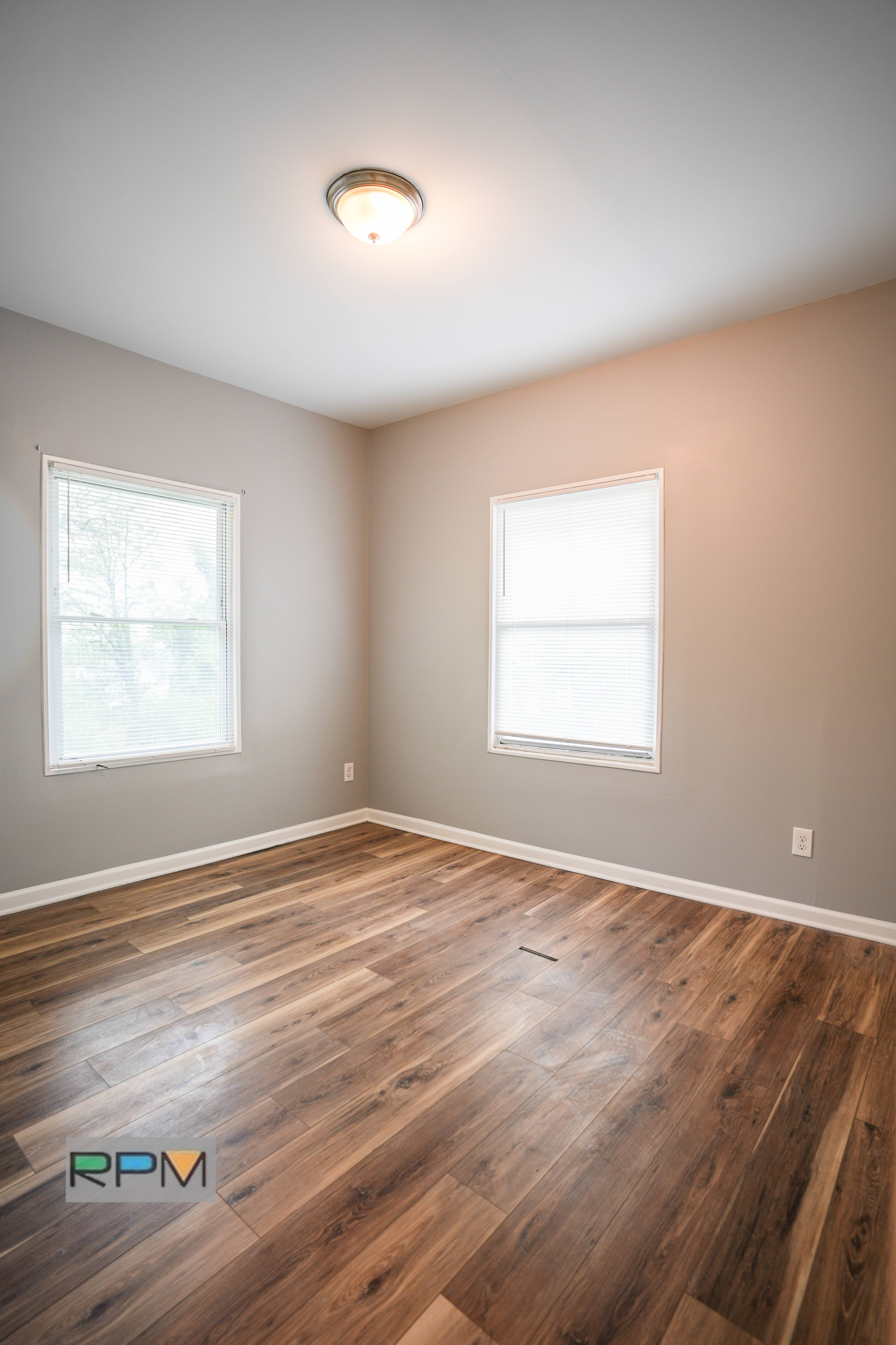 3300 Windsor Ave Unit 2 – photo 3