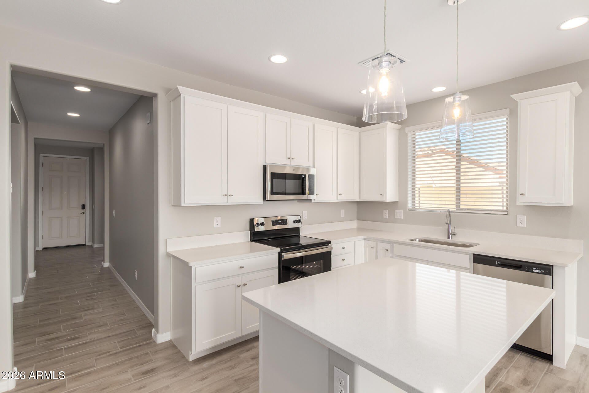 1275 E JAHNS Drive – photo 1