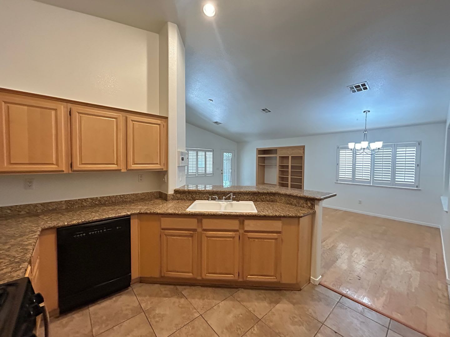 Cozy Single Story Home in Silverado Ranch! – photo 5