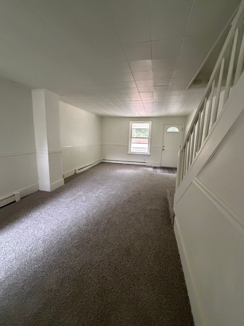 Renovated 4 Bedroom Home With Private Backyard Section 8 Applicants Accepted – photo 2
