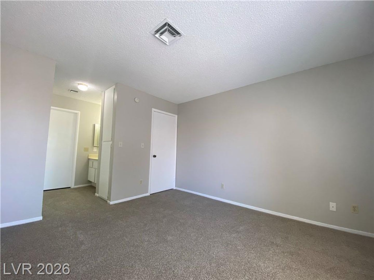 2 Bed 2 Bath Condo In Gated Community With Pool – photo 4