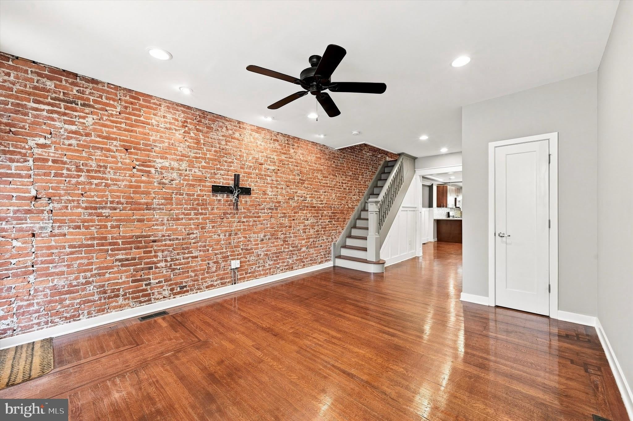1532 E BERKS Street – photo 3