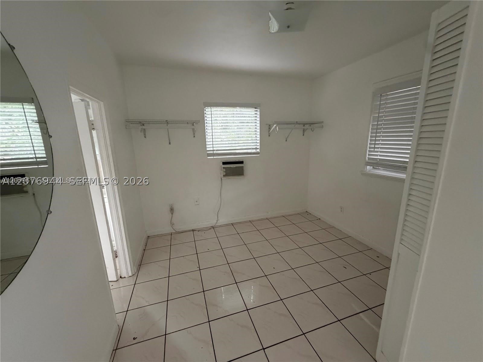 2430 SW 25th Ter – photo 5