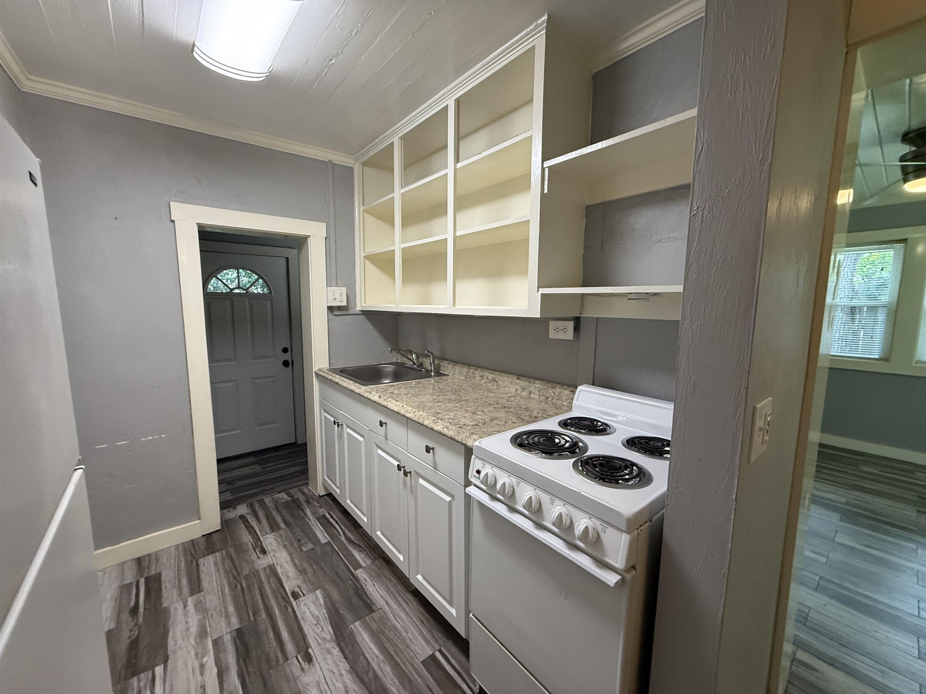 1316 Aintree Lane – photo 3