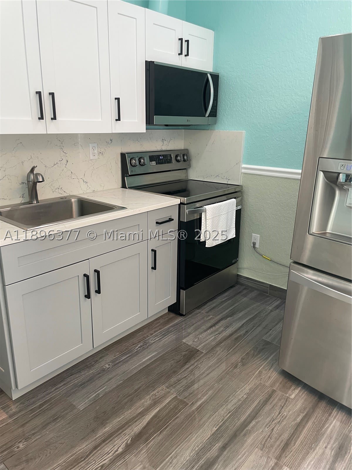 240 Ne 27Th St – photo 2