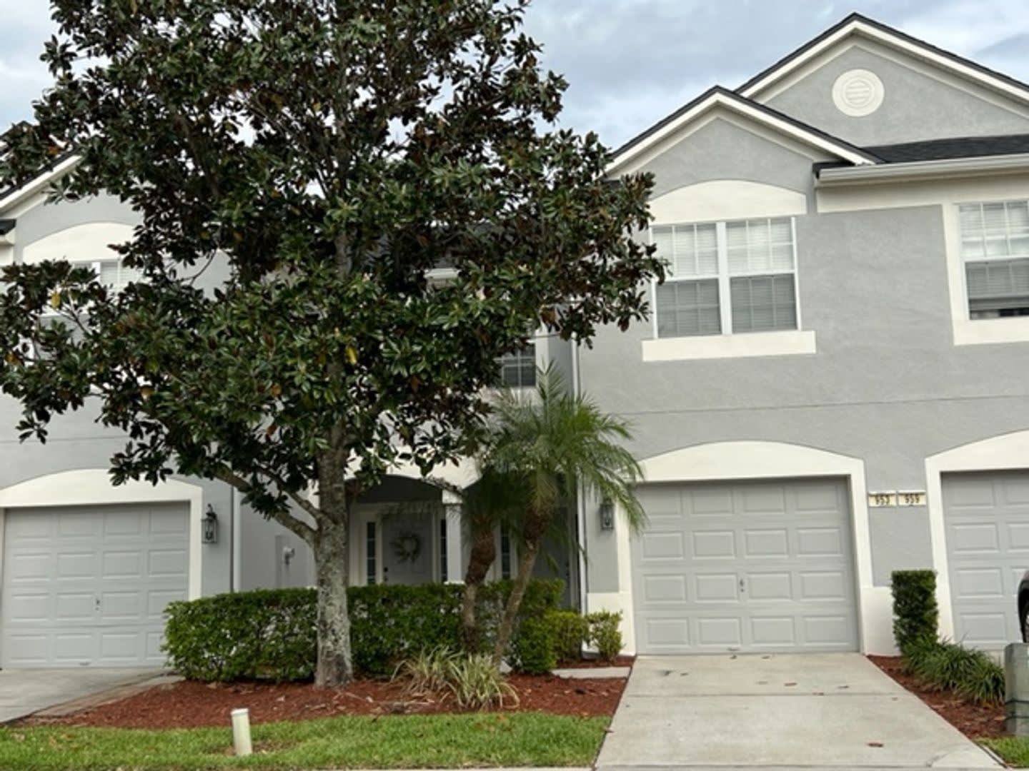 Move In August Beautiful 3 Bed 2 5 Bath Townhome With Large Screened In Back Porch 1 Car Attached Garage In Man Gated Spring Isle Avalon Park – photo 2
