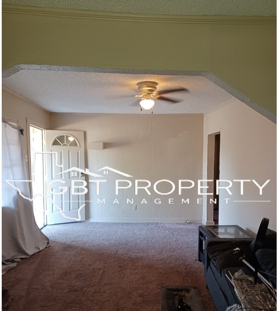 House in Town – photo 4