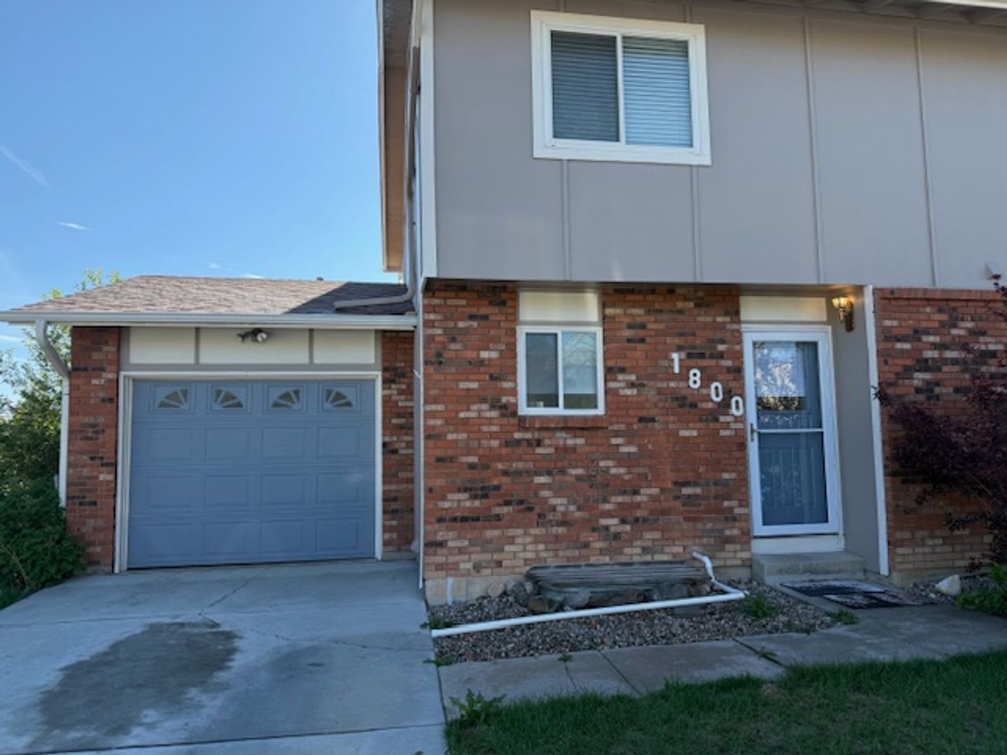 3 Bedroom Townhome in FC! – photo 1