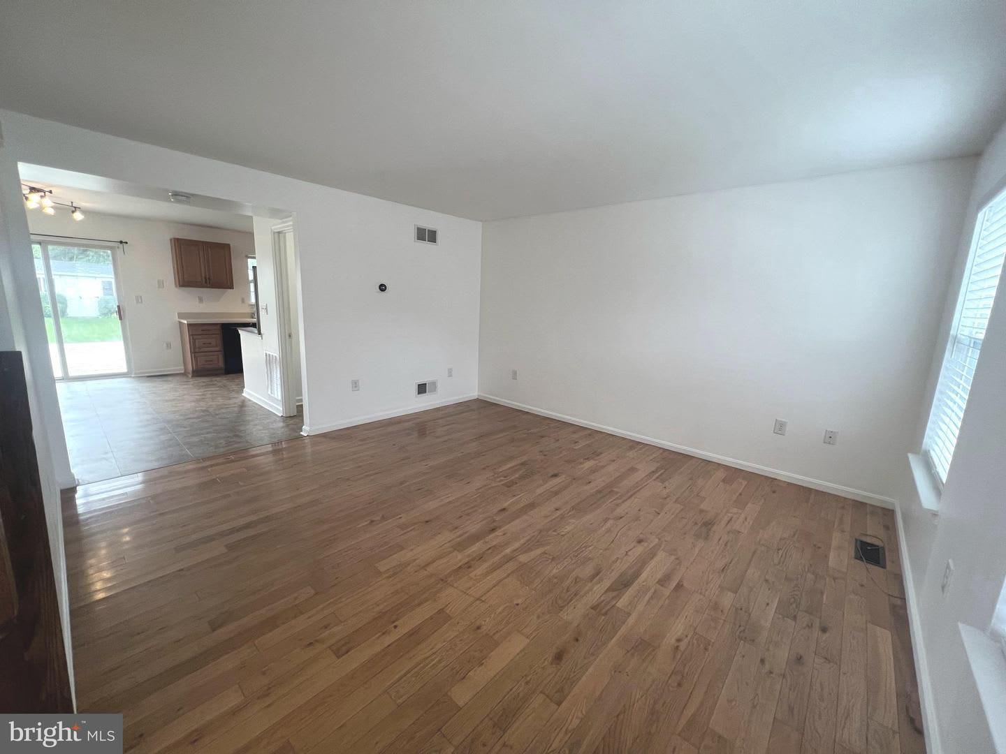Enjoy Easy Living In This Well Kept 3 Bedroom 1 5 Bath Home – photo 4
